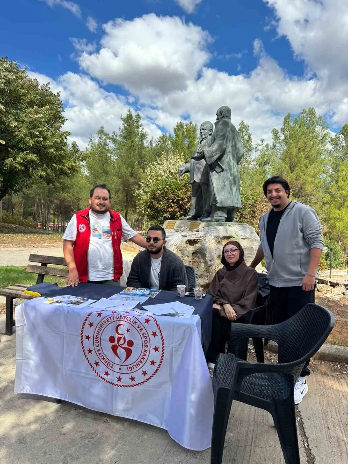 Üniversiteli gençler için yeni kapılar aralanıyor: Kampüste kariyer ve gelişim rüzgarı