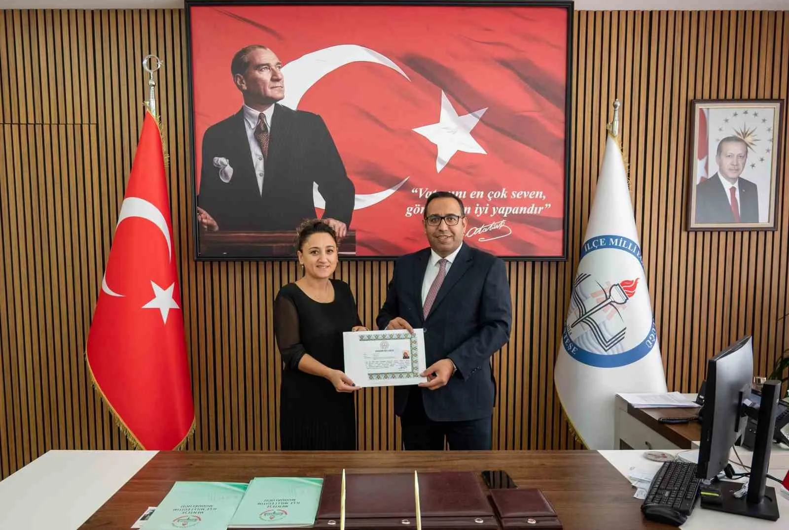 Menteşe’de eğitim camiasına büyük onur: Başarılı isimler ödüllendirildi
