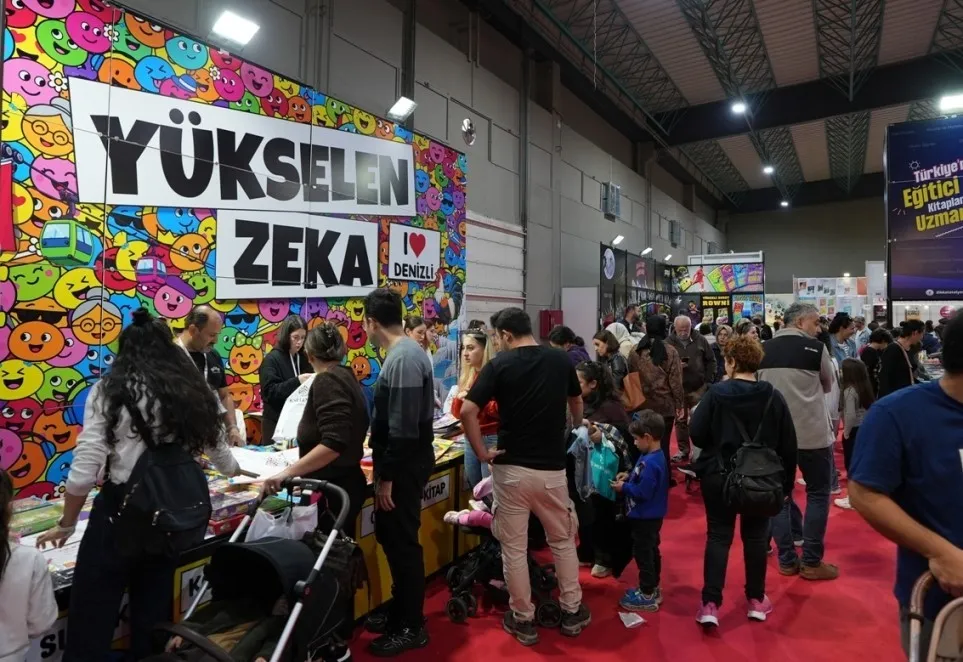 Denizli’de edebiyat rüzgarı: 280 bin kişi kitaplarla buluştu