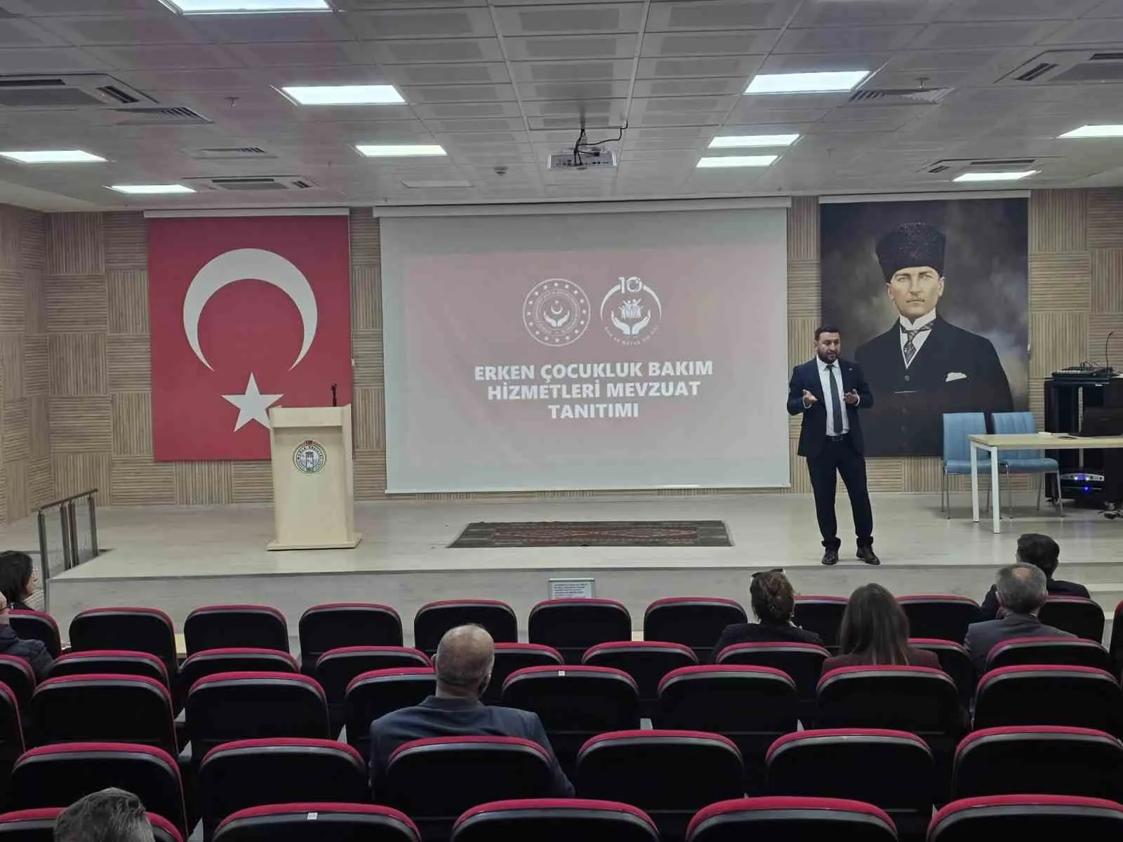 Kamu kurumlarında çocuk bakımevi seferberliği: Mevzuat detayları netleşti