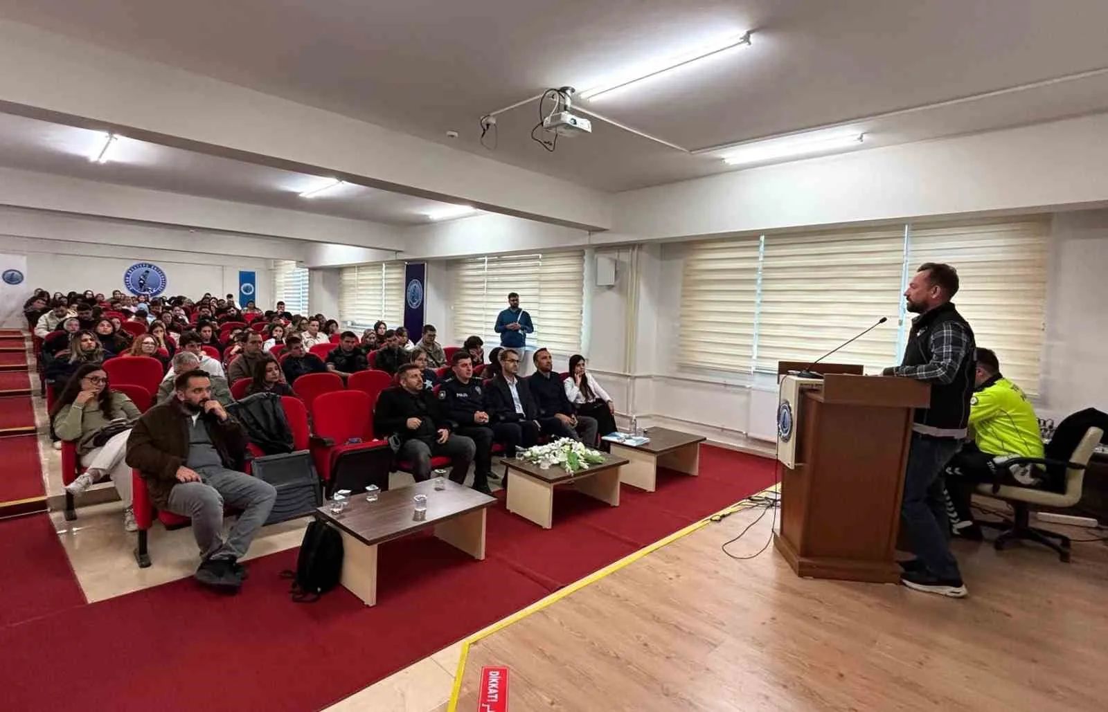 Kampüste güvenli gelecek: Gençlere uyuşturucuyla mücadele rehberi