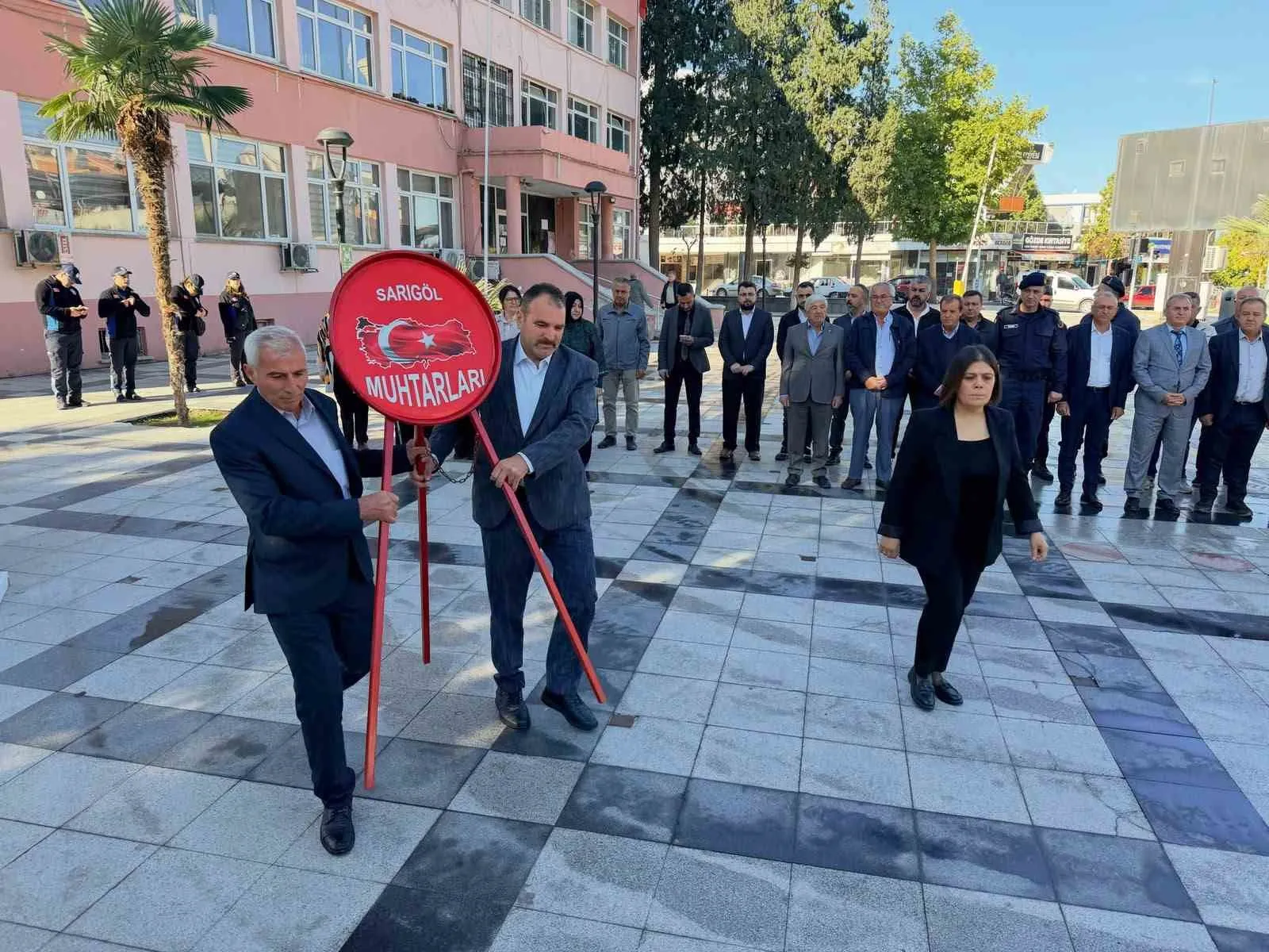 Sarıgöl'de demokrasi neferleri bir arada: Muhtarlar günü coşkuyla kutlandı