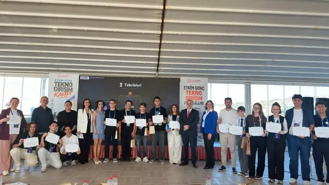 Aydınlı gençlerin teknoloji zaferi: 20 ilin arasından birincilikle döndüler