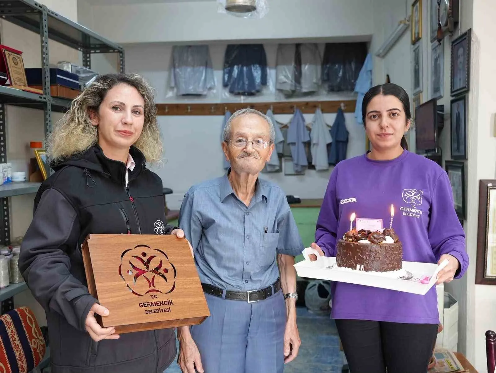 Germencik’te ahilik geleneğine saygı duruşu: 67 yıllık ustaya anlamlı doğum günü sürprizi
