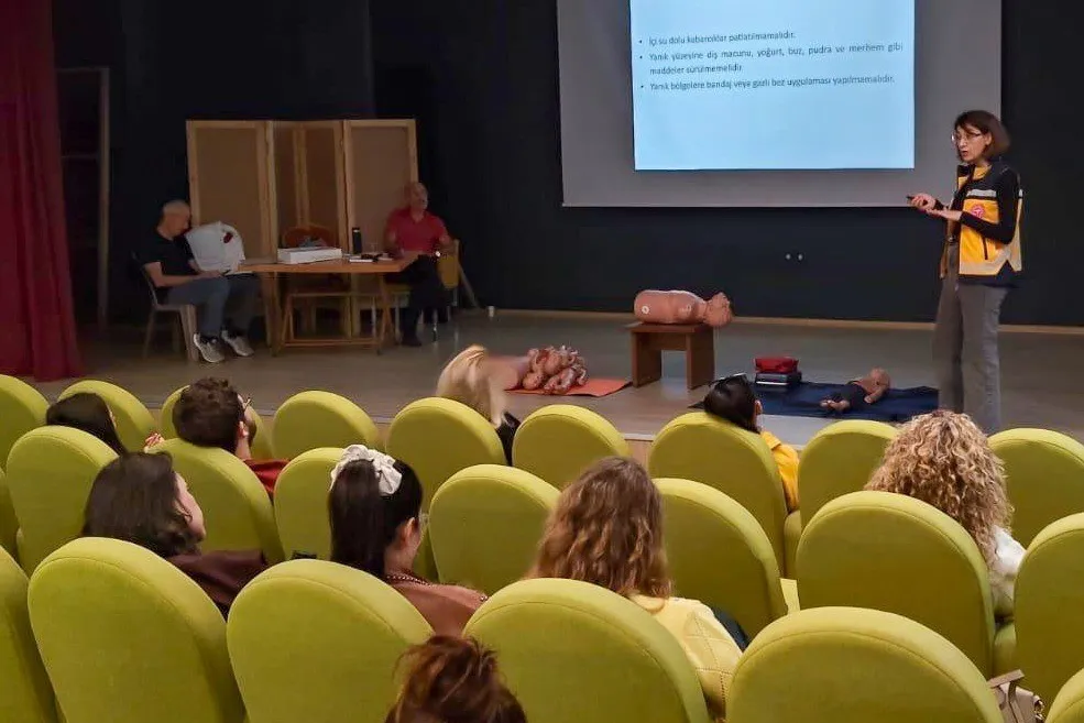 Efeler Belediyesi'nde hayat kurtaran eğitim: Personel acil durumlara hazırlanıyor