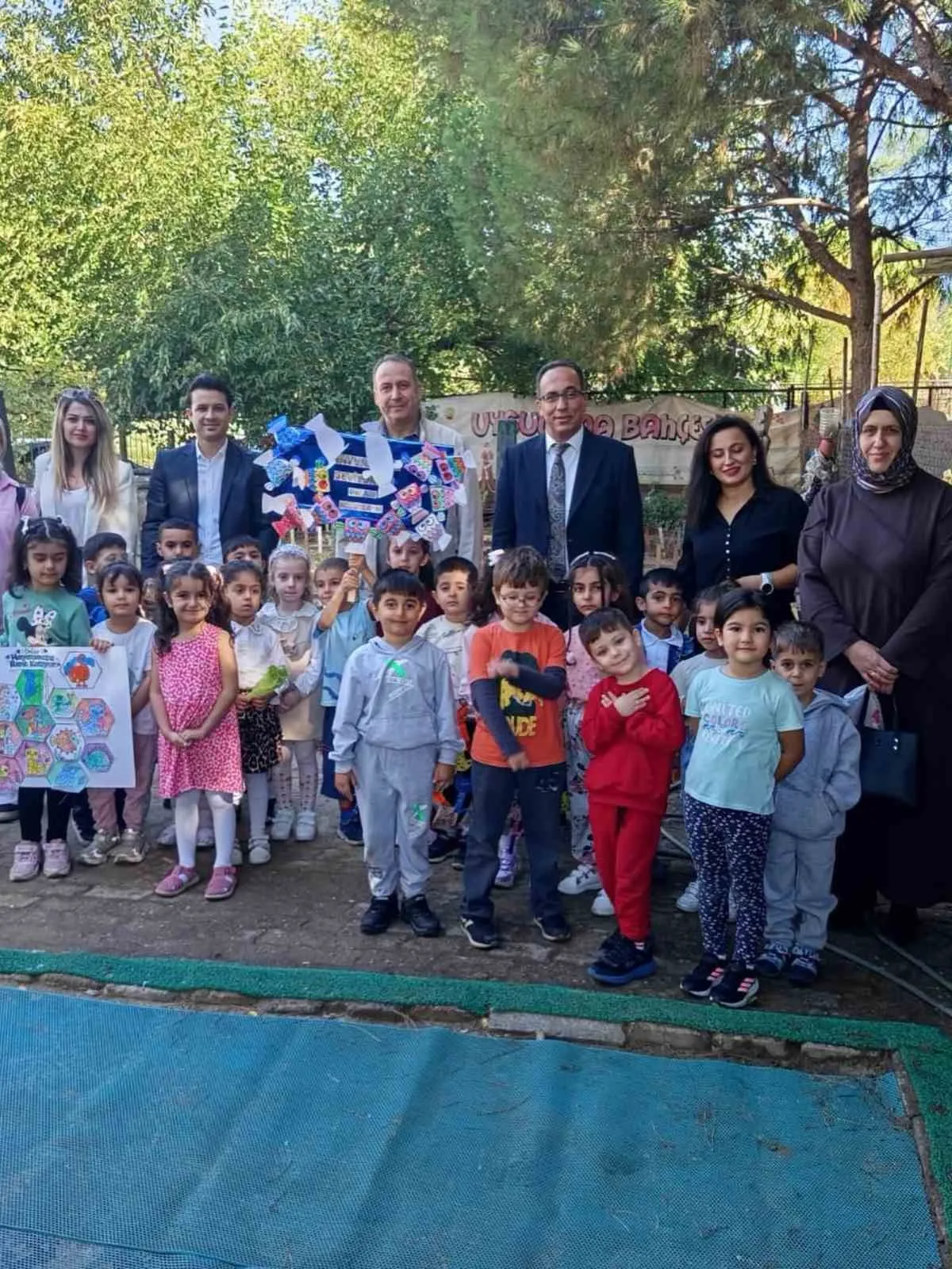 Minik yüreklerden kanatlı dostlarına anlamlı hediye: Kendi yuvalarını kendileri yaptılar