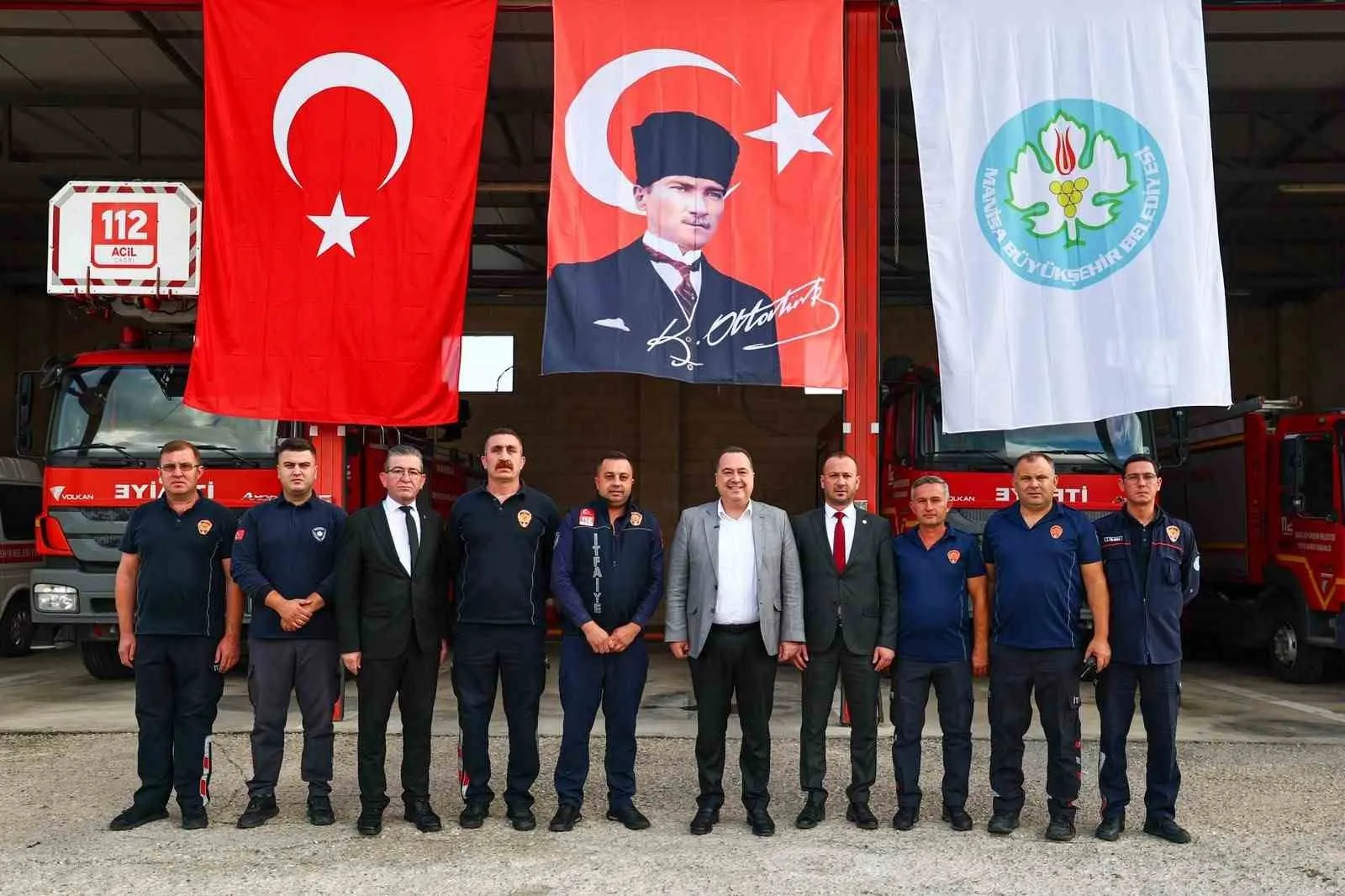 Manisa'da çiftçinin yüzü güldü: Hem tarlaya bereket hem ormana koruma