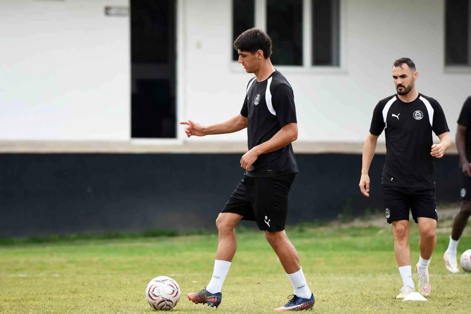 Manisa FK evinde galibiyet arayacak: Erokspor sınavı öncesi kritik hazırlık