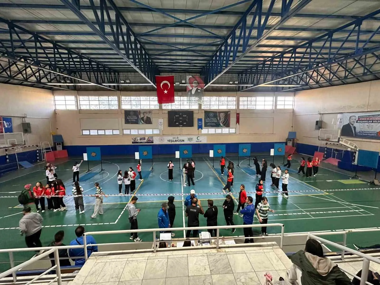 İncirliova’da hedef tam on ikiden vuruluyor: Dart şampiyonluğu için kıyasıya rekabet
