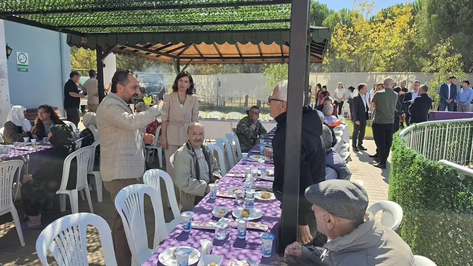 Muğla’da kuşaklar arası samimi buluşma: Mangal keyfiyle pekişen dostluklar