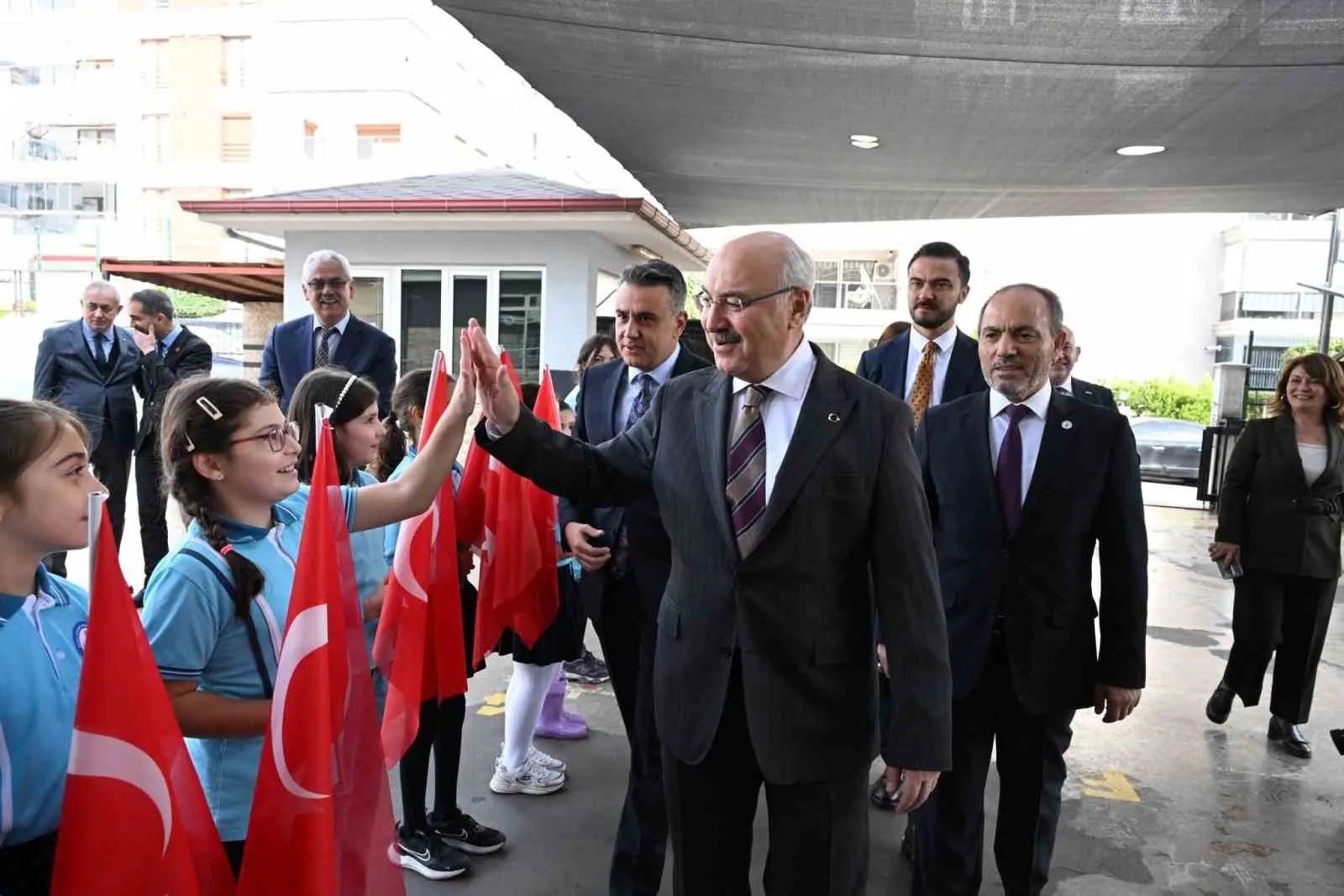 Denizli’nin kahramanlık destanı minik öğrencilerin rehberliğinde geleceğe taşınıyor