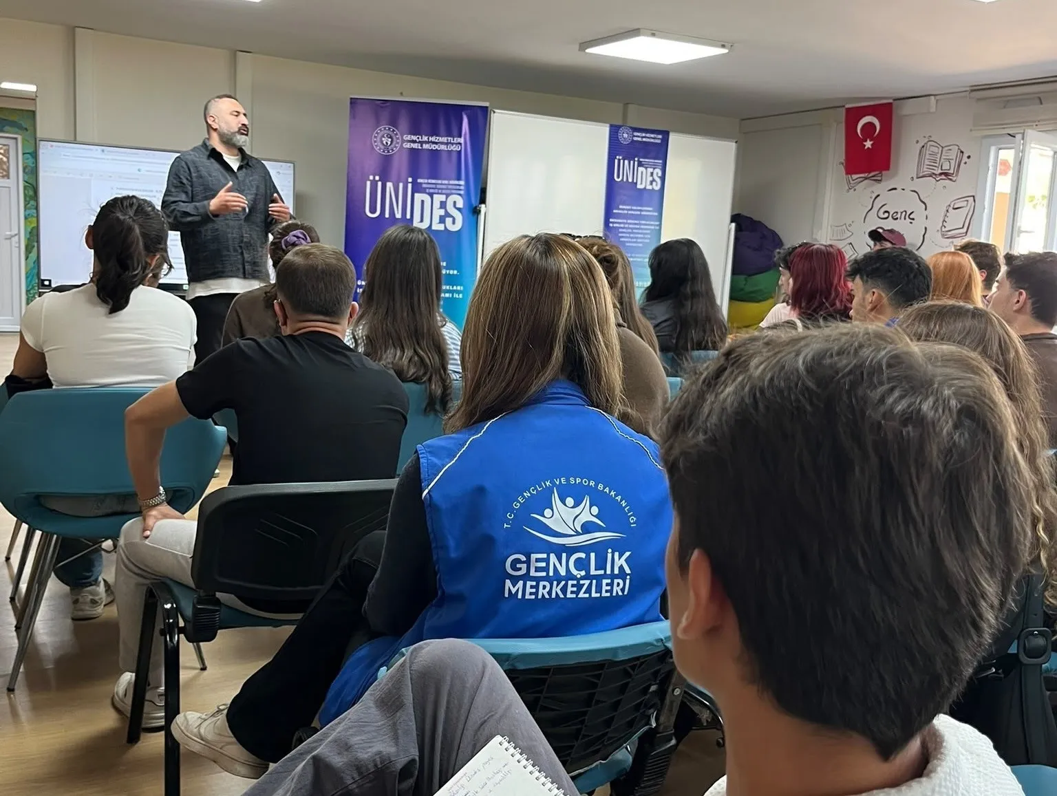 Muğla’da gençlerin vizyonu projeye dönüşüyor: ÜNİDES ile destek dönemi