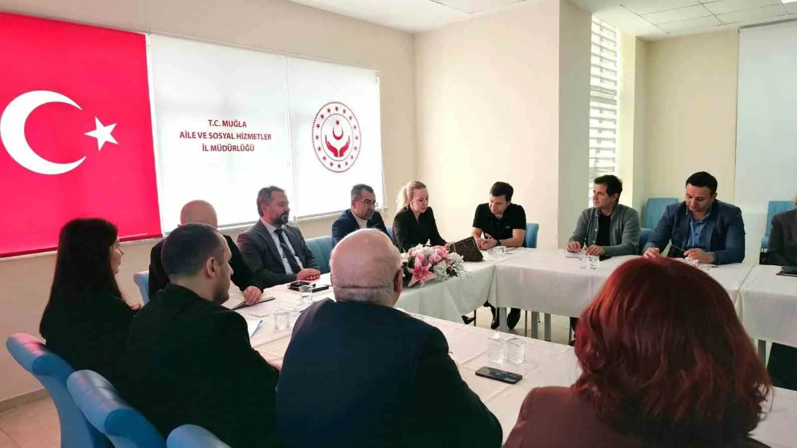 Muğla’da dayanışma ağı büyüyor: İyilik Var projesi için stratejik yol haritası belirlendi