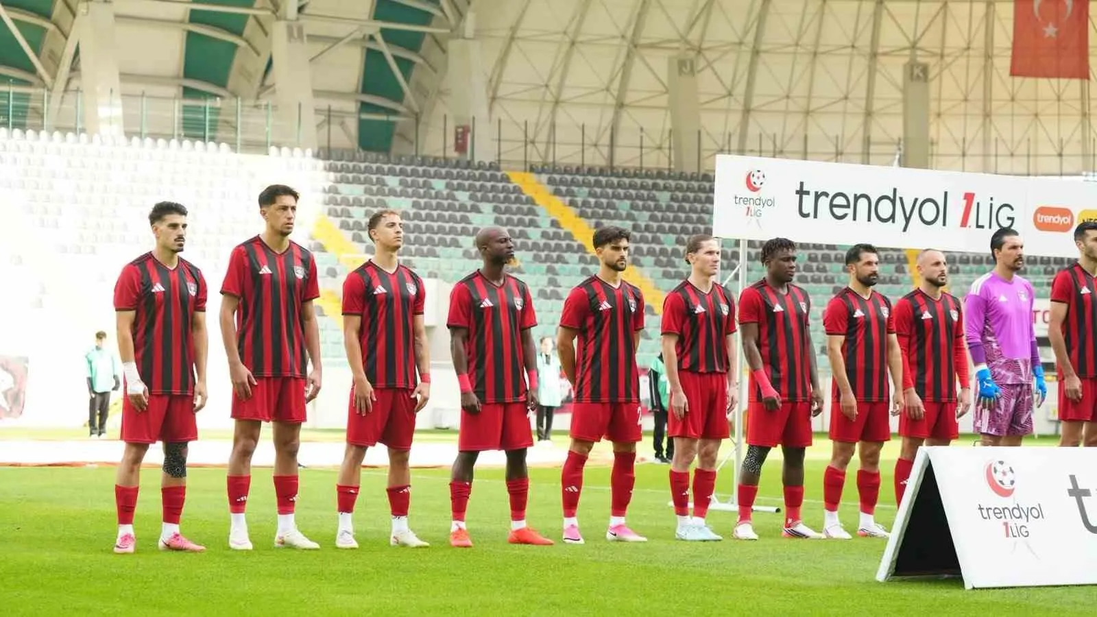 Vanspor FK evinde sessiz kaldı: Ümraniyespor üç puanı kaptı