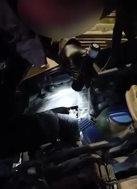 Zehir tacirlerinin motor hilesi polise sökmedi: 971 hapla yakalandılar