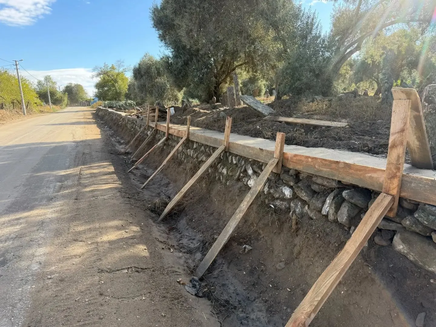 Yenipazar’da ecdada saygı duruşu: Mezarlıklar modern bir görünüme kavuşuyor