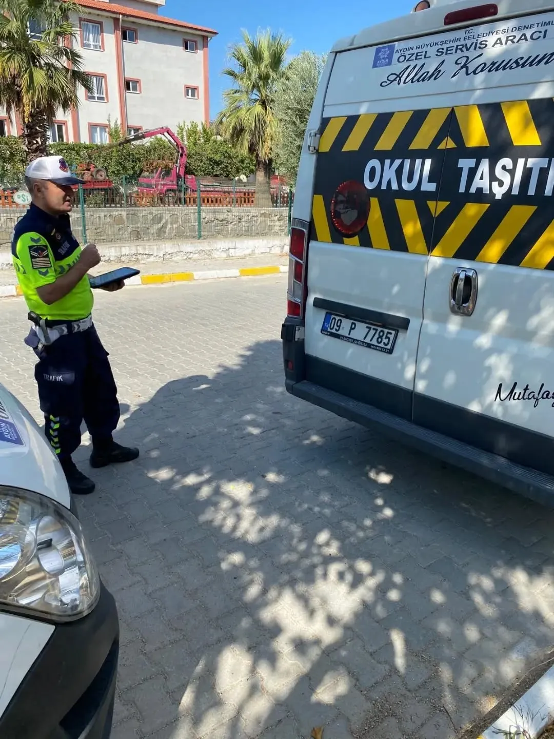 Yenipazar’da servis araçlarına yakın takip: Çocukların güvenliği için denetimler sıkılaştı