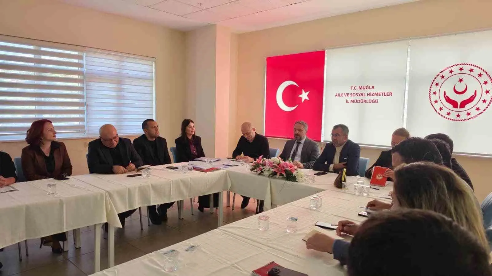 Muğla’da dayanışma ağı büyüyor: İyilik Var projesi için stratejik yol haritası belirlendi