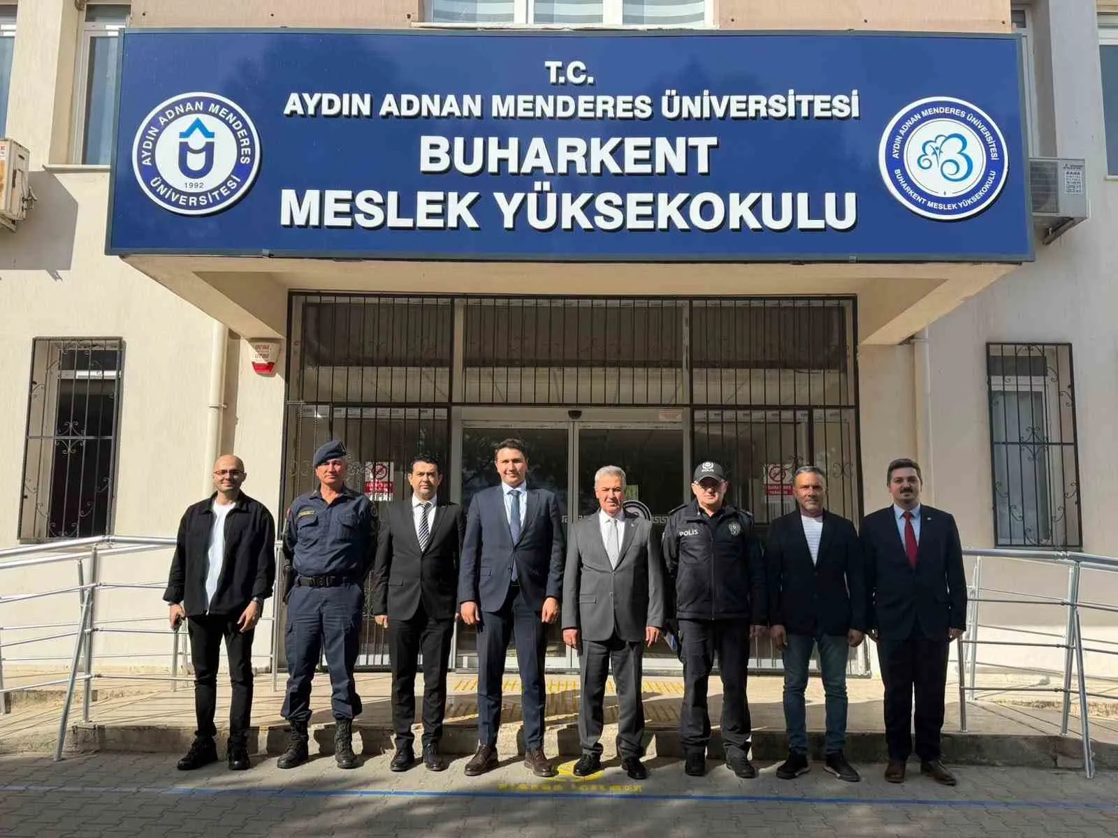 Buharkentli gençler yönetim masasına oturdu: Yerel hizmetler mercek altında