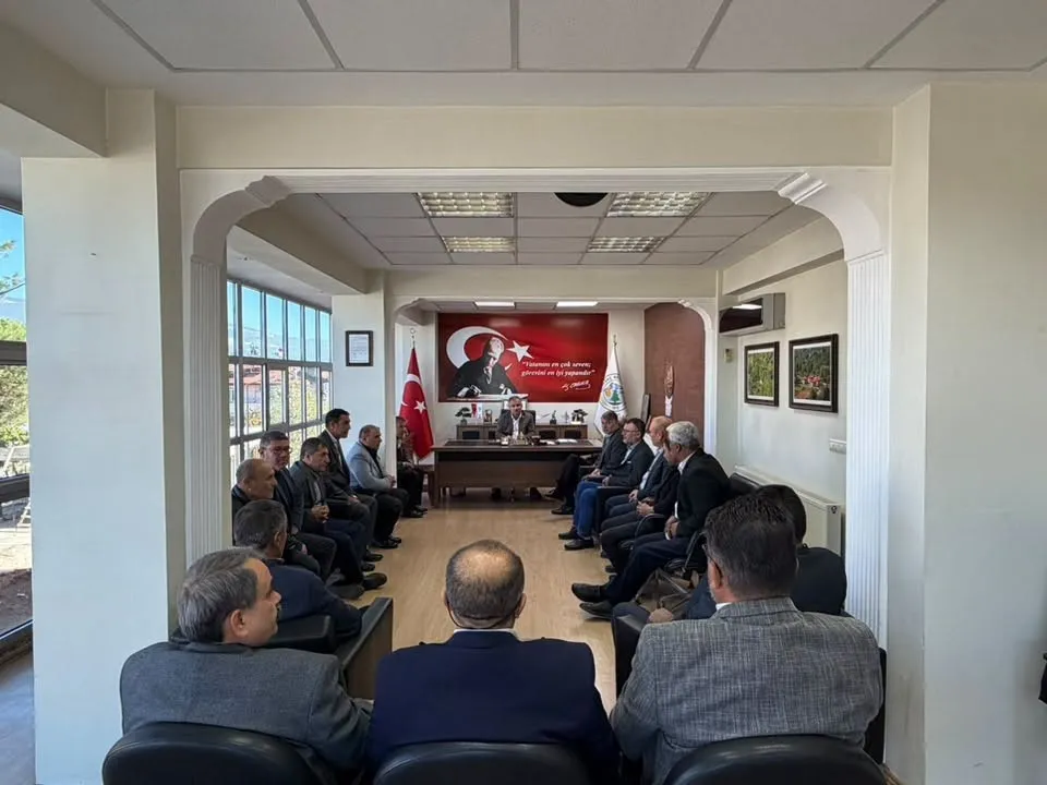 Beyağaç’ta muhtarlar günü buluşması: Başkan Pütün’den hizmet vurgusu