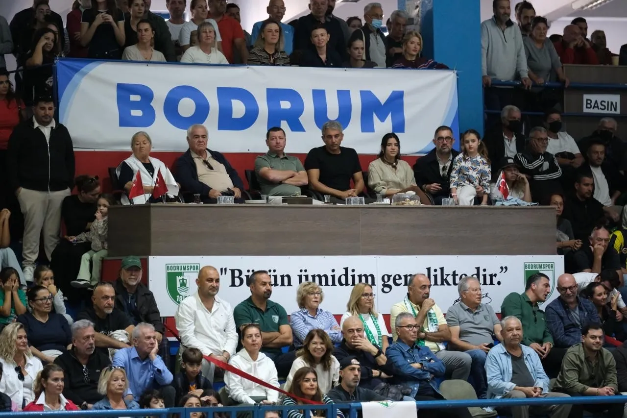 Binnaz Karakaya’da voleybol şöleni: Bodrum’un İncileri rakibine nefes aldırmadı