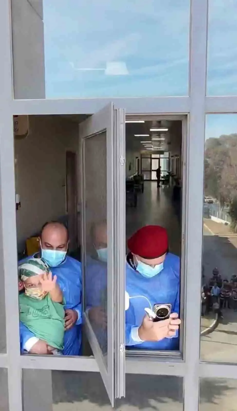 Motosiklet tutkunu Ali’ye hastane bahçesinde anlamlı destek: "İyileşince seni gezdireceğiz"