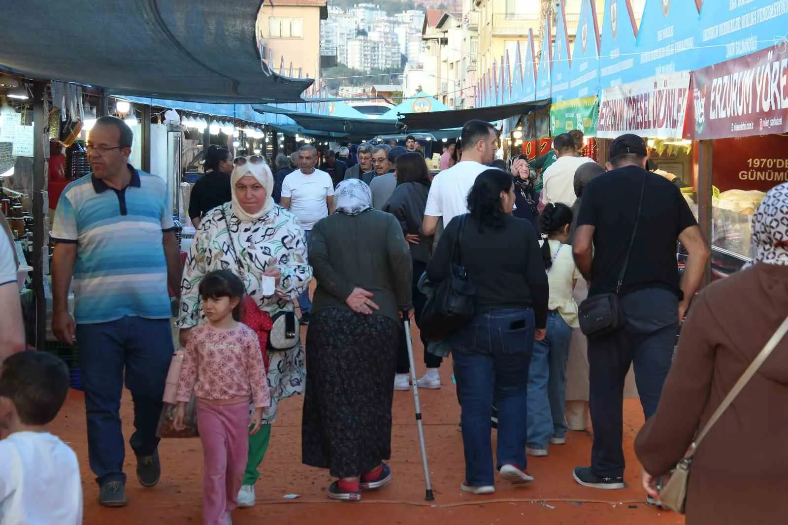İzmir’de Erzurum sofrası kuruldu: Cağ kebabına Ege’den tam not