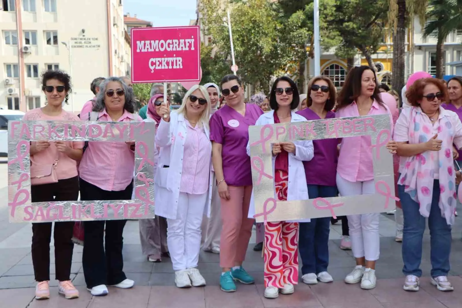 Manisa'da pembe yürüyüş: Sağlık için bir adım da sen at
