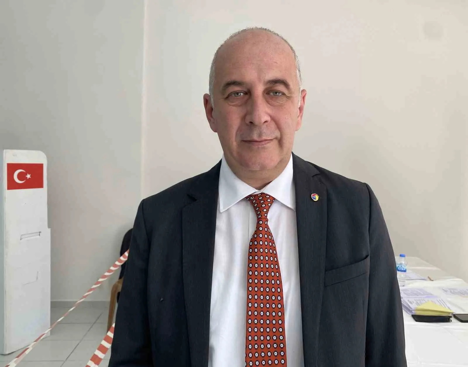 Alaşehir Ticaret dünyasında bayrak değişimi: 16 yıllık dönem oy birliğiyle noktalandı