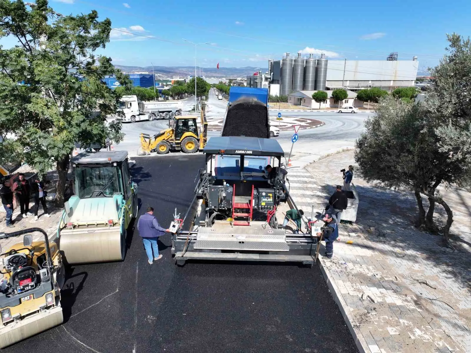 Emlakdere’nin yol hasreti sona erdi: Bölge halkı konfora kavuştu