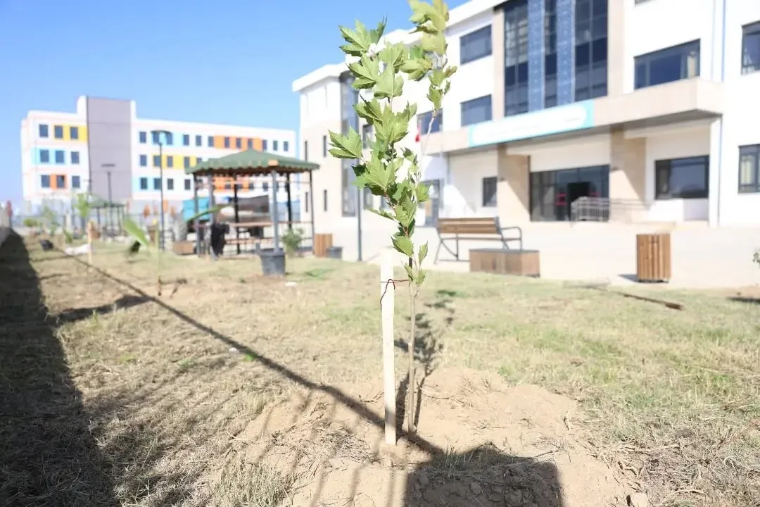 İncirliova’da minik öğrencilere doğa dostu okul bahçesi