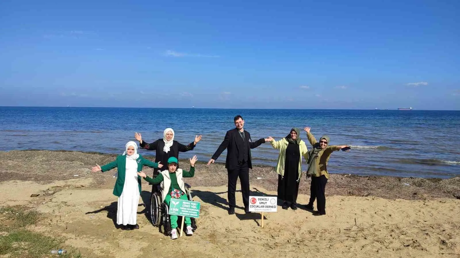 Denizli’den Yalova’ya anlamlı çıkarma: 88 yaşındaki çınarlar farkındalık için sahnede
