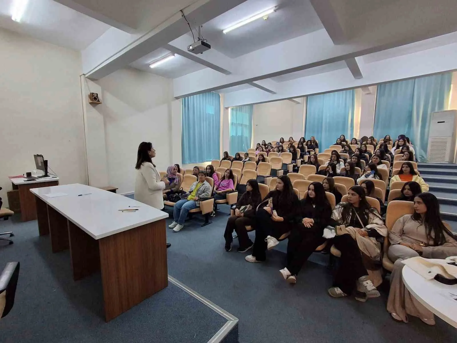 Geleceğin üniversitelileri ADÜ kampüsünde: Meslek seçiminde kritik adım