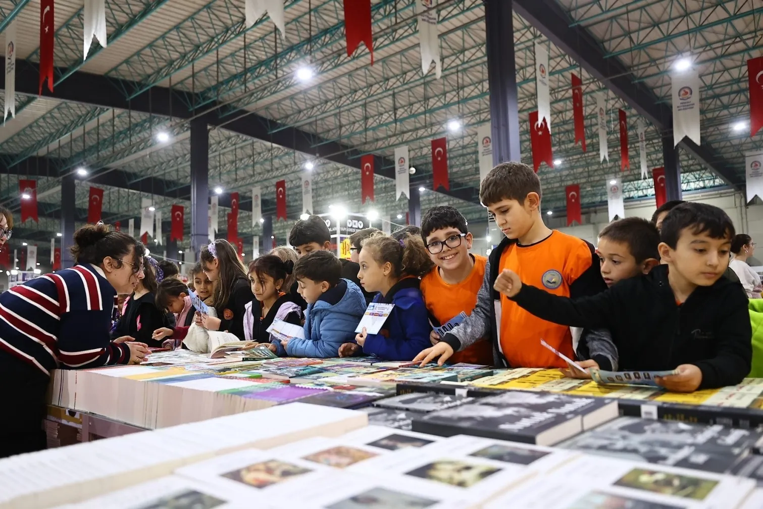 Denizli’de edebiyat rüzgarı esmeye hazırlanıyor: Kitap tutkunlarına ücretsiz ulaşım desteği