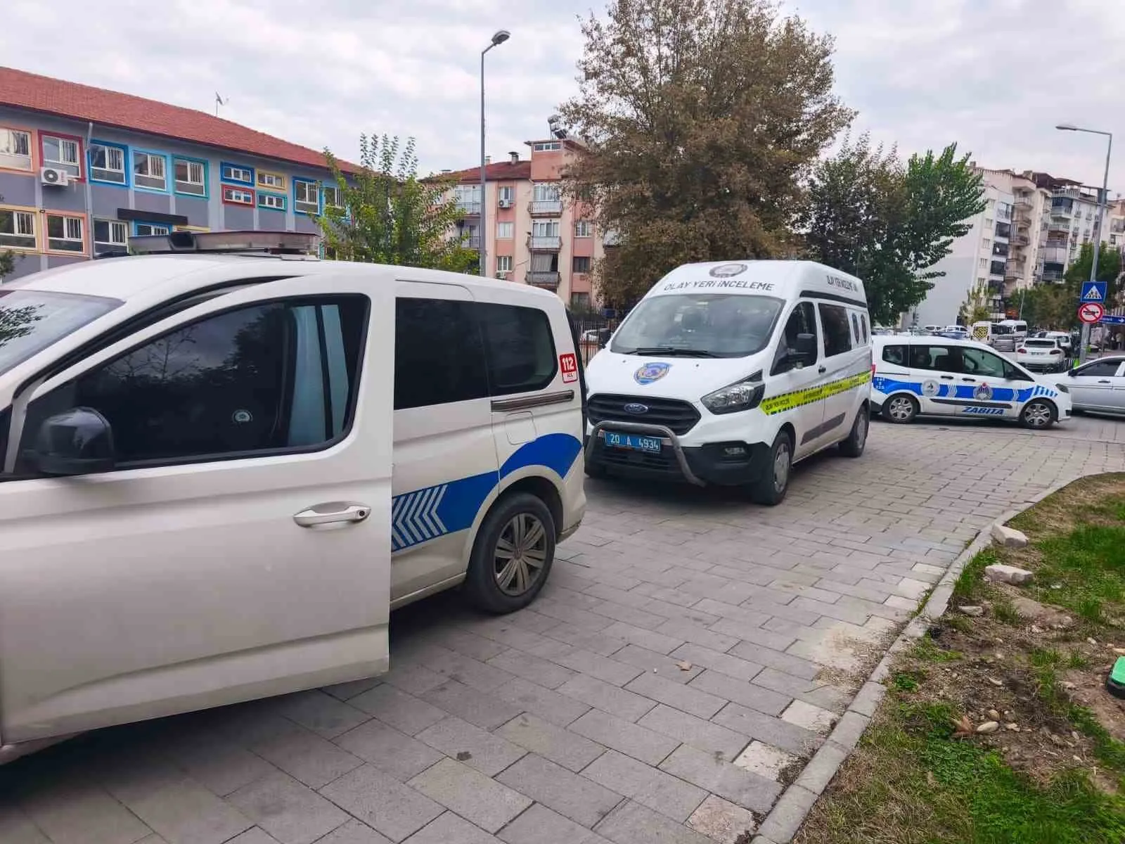 Denizli'de gece yarısı şüpheli hareketlilik: Muhtarlığın gözü kör edildi