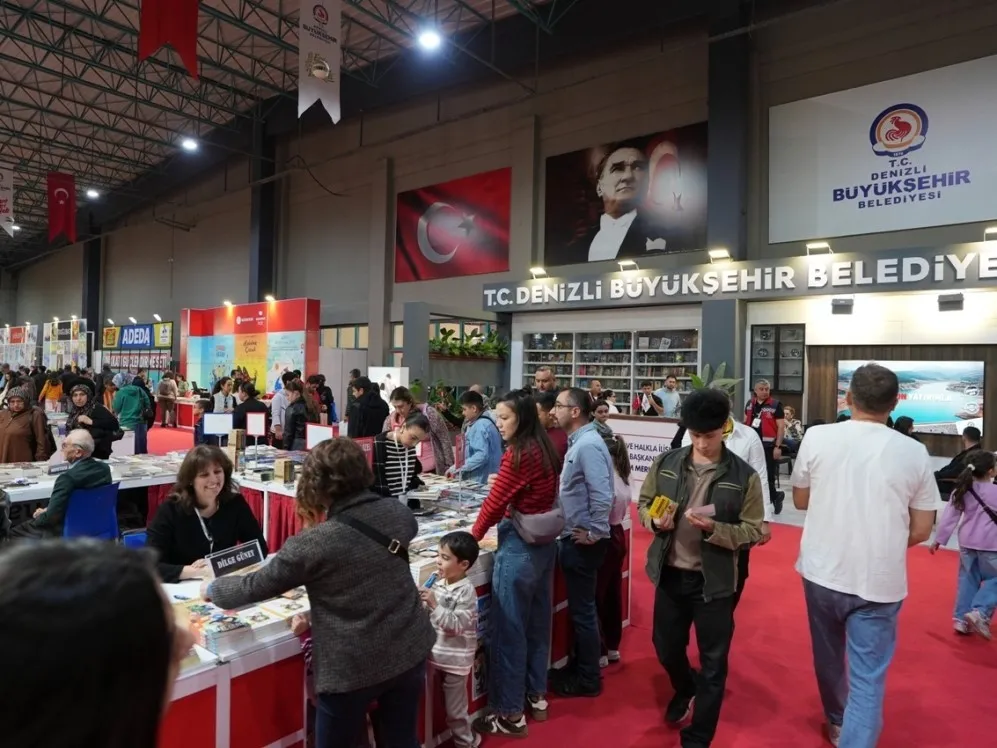 Denizli’de kitap şöleni zirveye ulaştı: 200 bin ziyaretçi kapıları zorladı