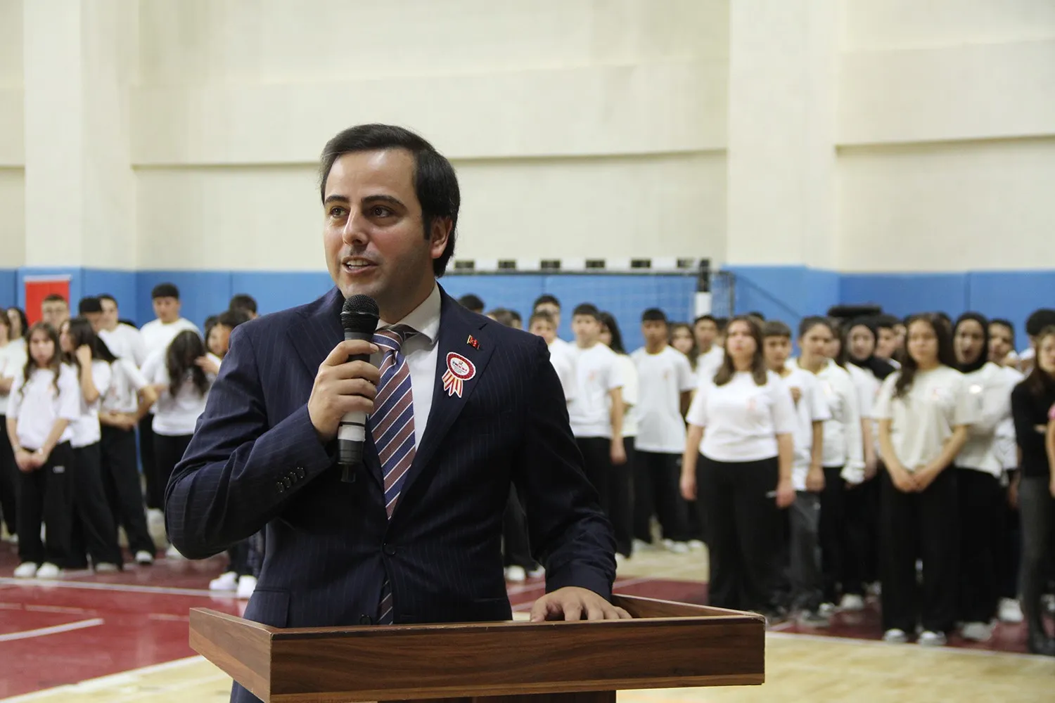 Kula’da Cumhuriyetin 103. yılına görkemli kutlama: Meydanlar bayram yerine döndü