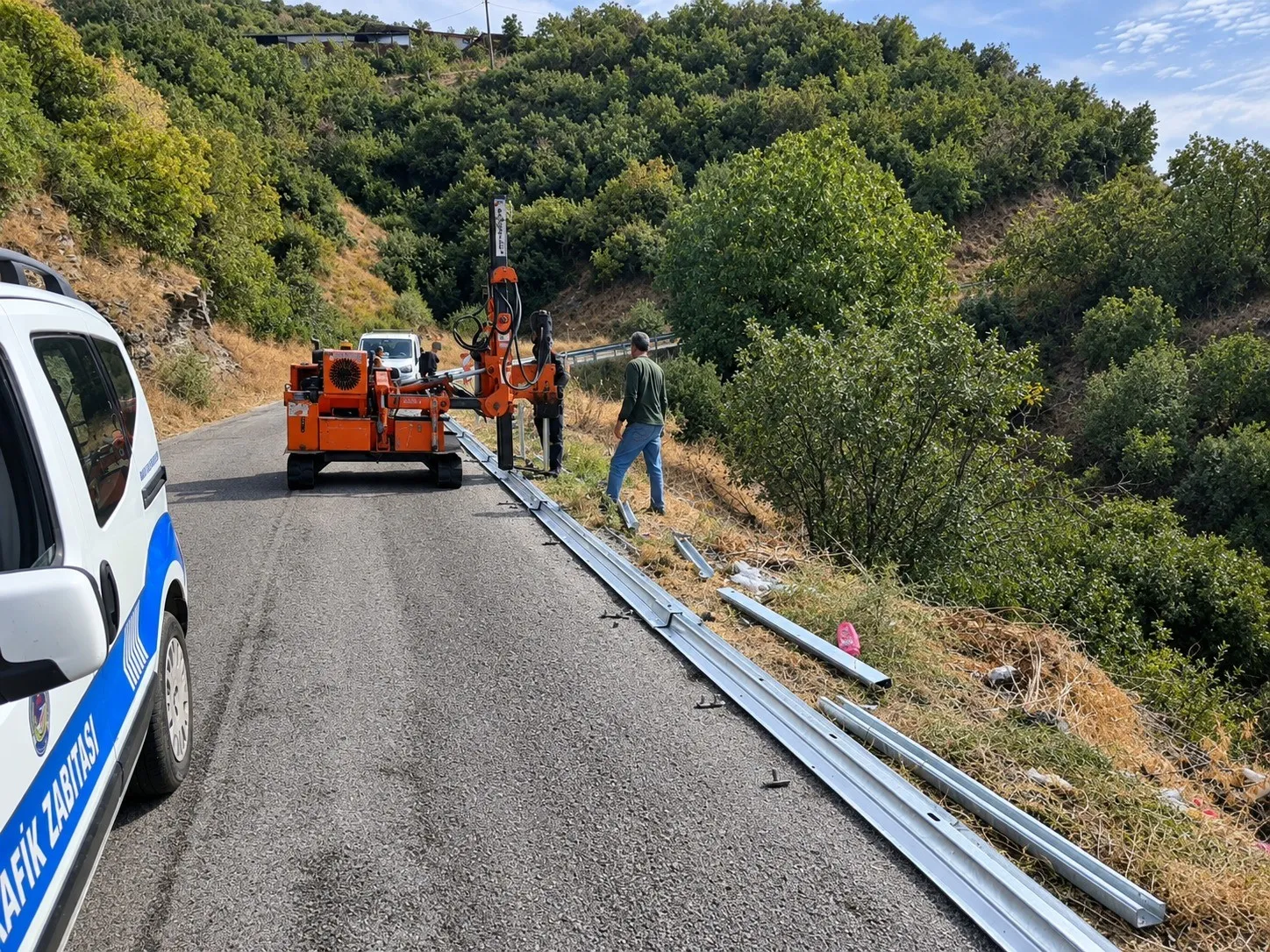 Manisa yollarında kaza riskini sıfırlayacak dev hamle: 33 bin metrelik güvenlik kalkanı