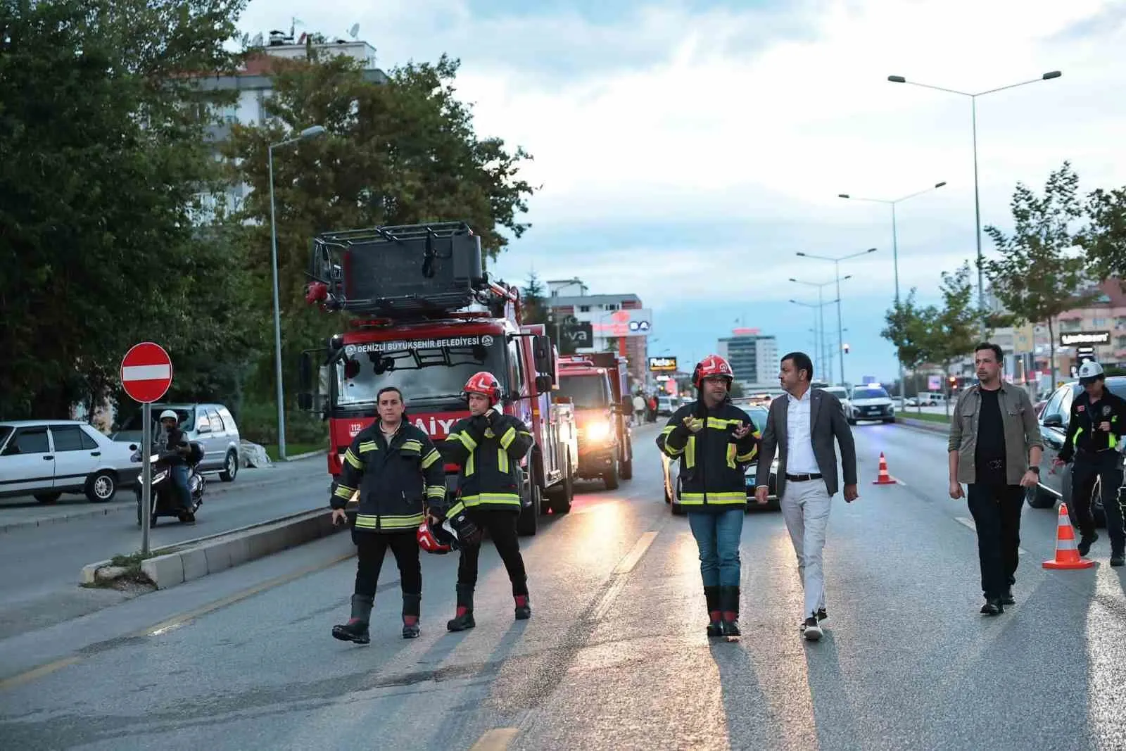 Denizli'de akaryakıt istasyonunda facianın eşiğinden dönüldü: Başkan Çavuşoğlu'ndan olay yerinde inceleme