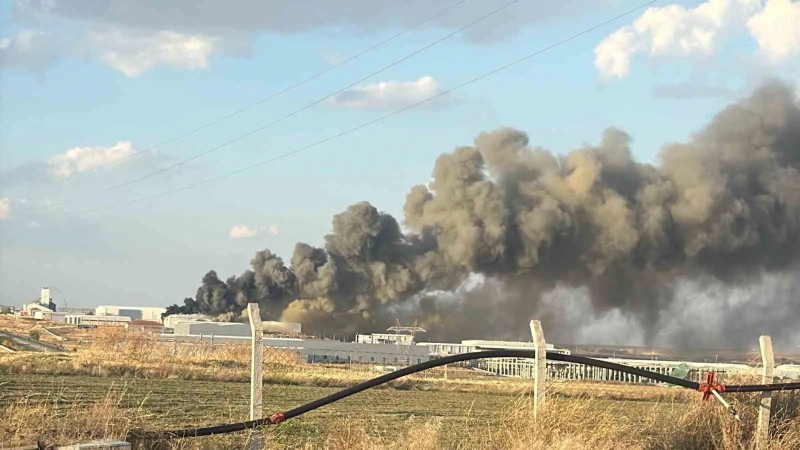 Emirdağ OSB’de panik anları: Gıda fabrikasındaki yangın ucuz atlatıldı