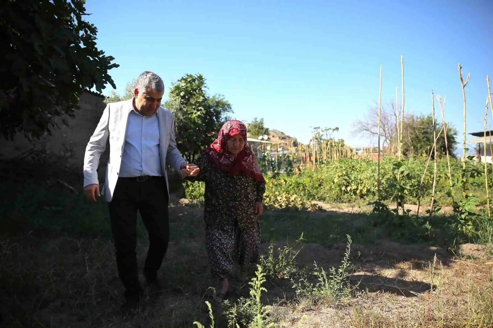 Aydın’ın kıymetli çınarı Münevver Çıkrık’a veda: Rektör Kent’ten duygusal taziye