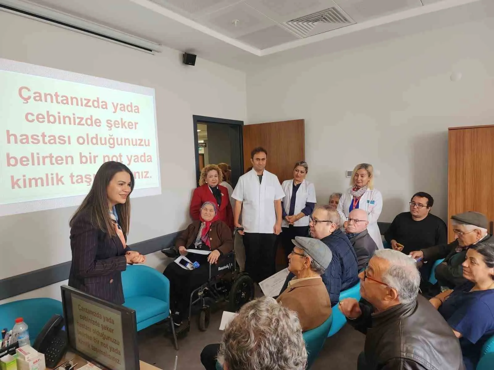 Şeker hastalığını yönetmeyi öğreniyorlar: 18 mezun sertifikalarını gururla aldı