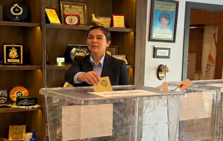 Marmaris iş dünyasında yeni dönem: Oda başkanlığına Güngör seçildi
