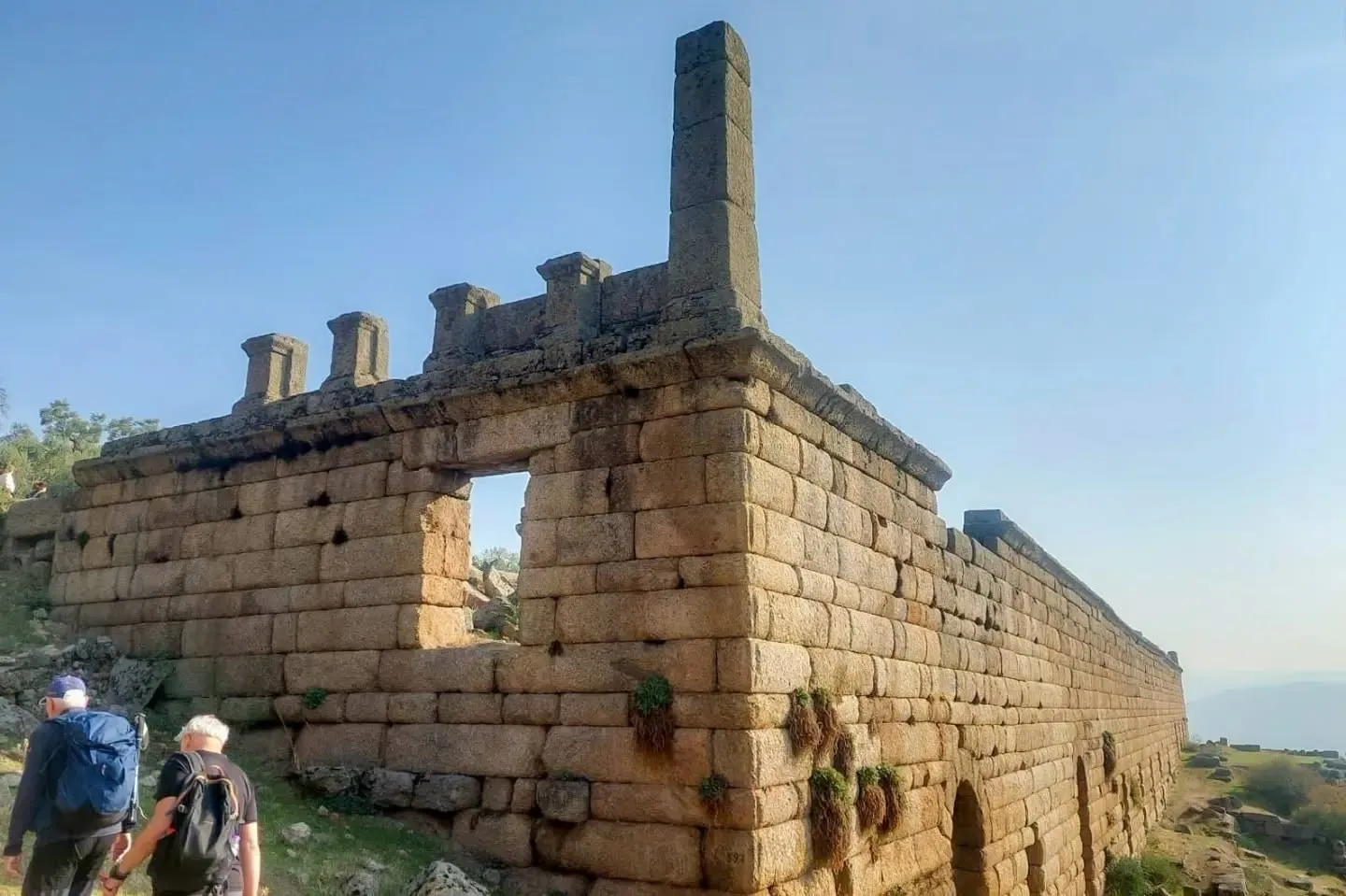 Tarihin izinde Cumhuriyet yürüyüşü: Efelerli doğaseverler Alinda’da buluştu