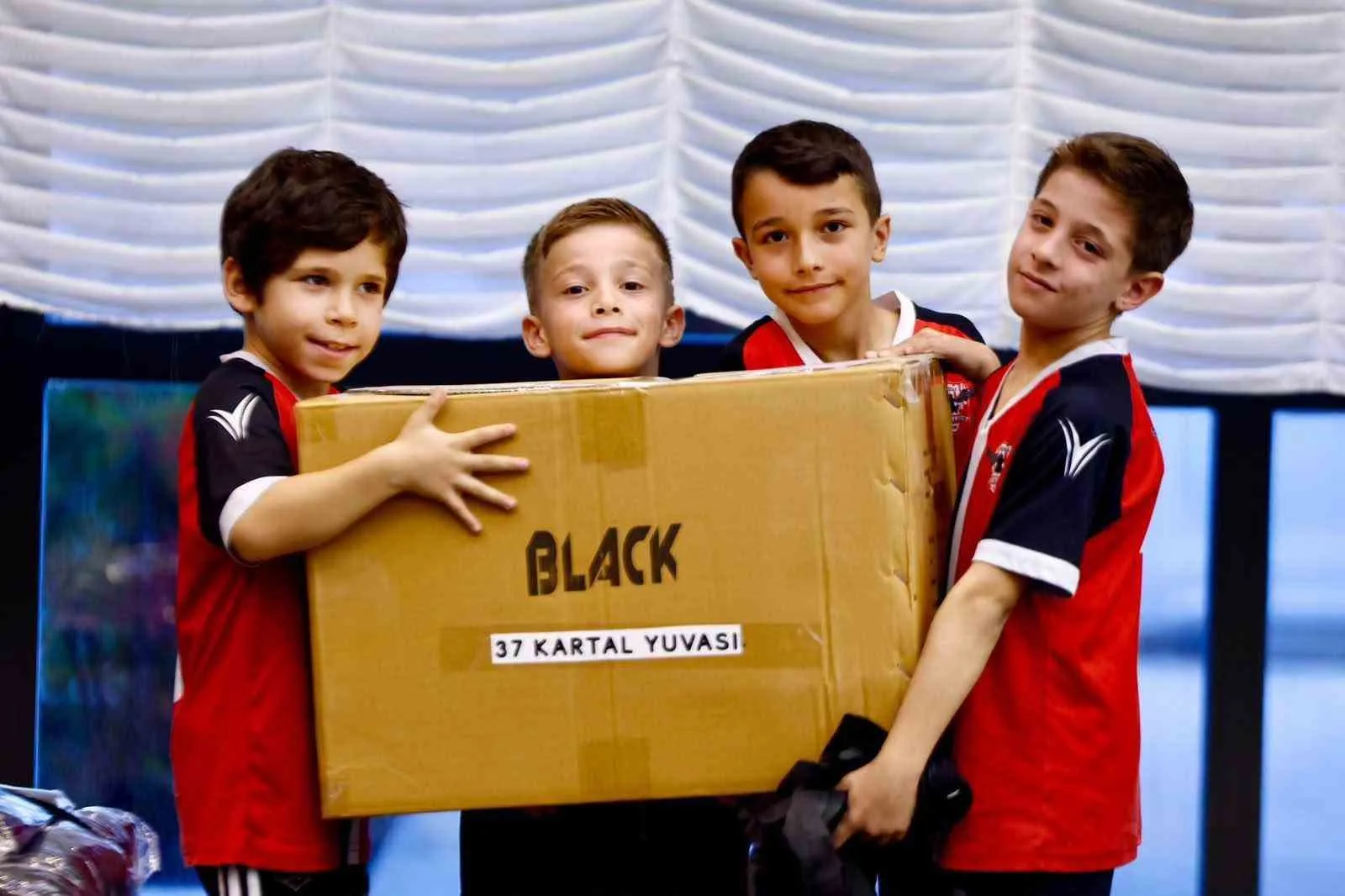 Merkezefendi'de sporun rotası değişti: İhtiyaca göre malzeme dönemi