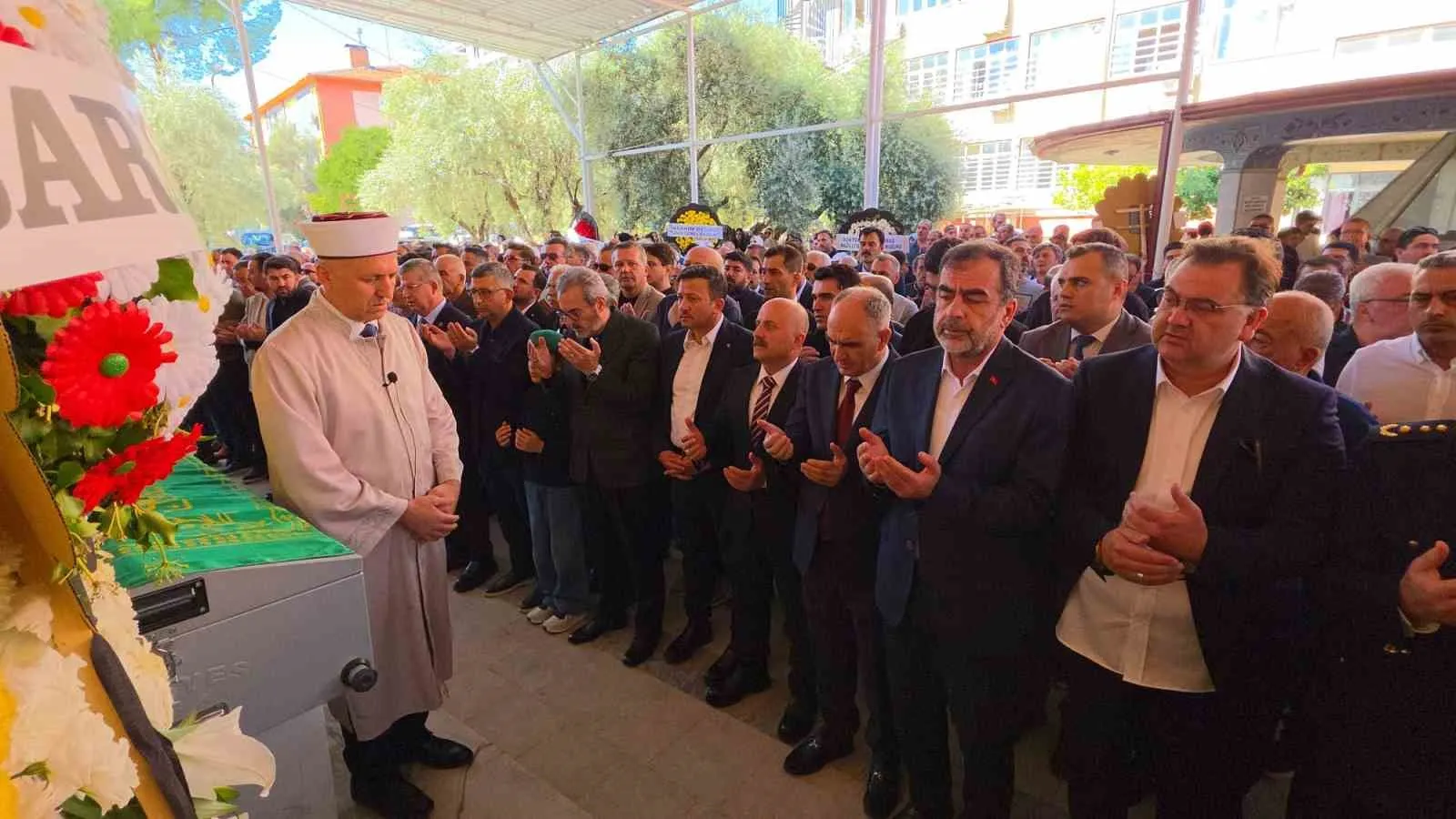 Nazilli’de hüzünlü veda: İş dünyası ve siyaset camiası Özdil’i yalnız bırakmadı