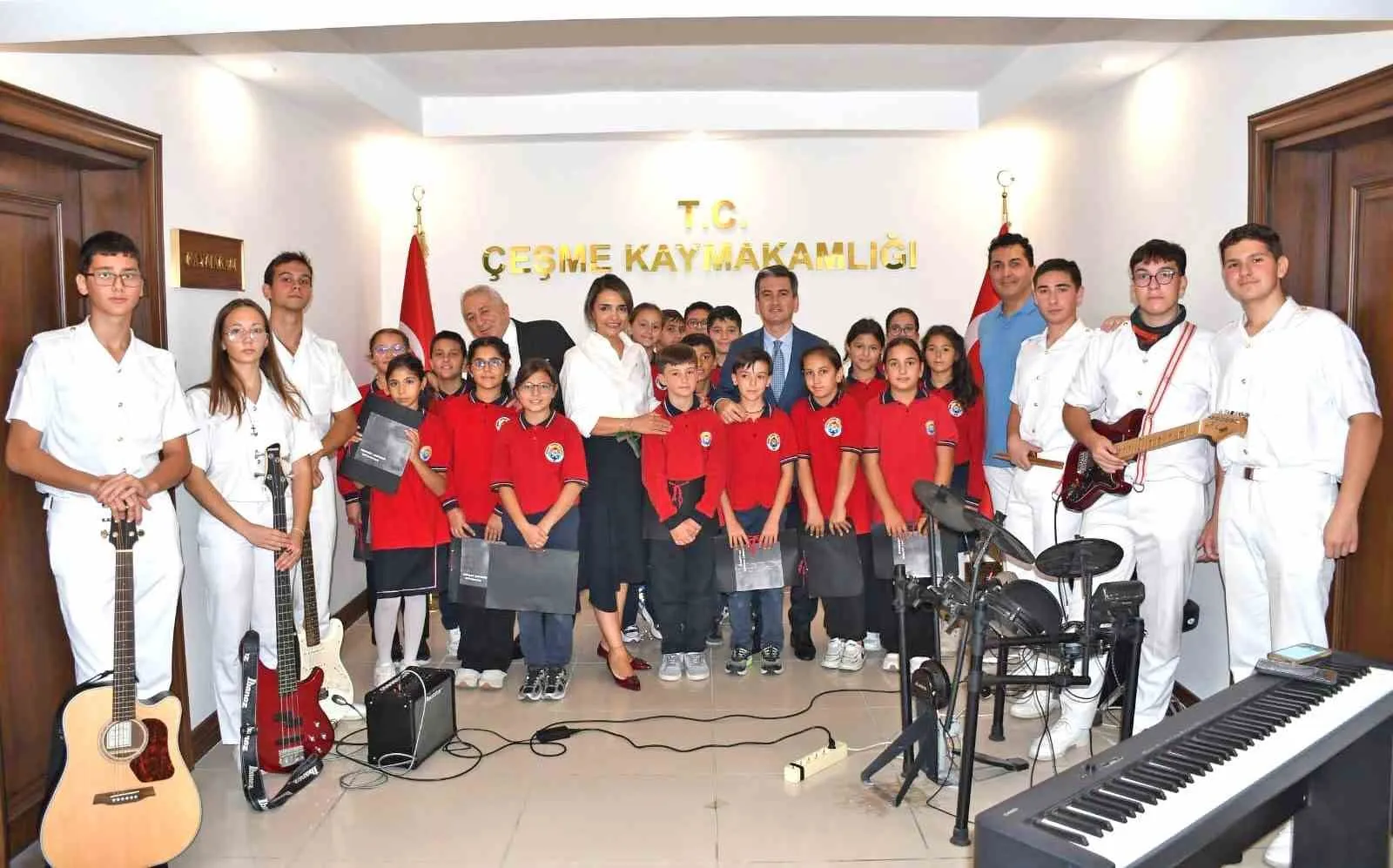 Çeşme’de sanat rüzgarı: Mavi Canlar beşinci yılına görkemli bir başlangıç yaptı