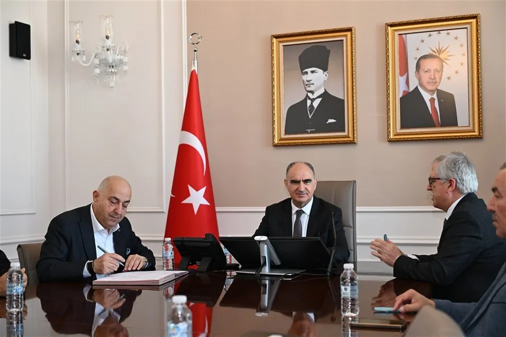 Manisa'da hayırseverlik rüzgarı: Uncubozköy'e modern bir külliye kazandırılıyor