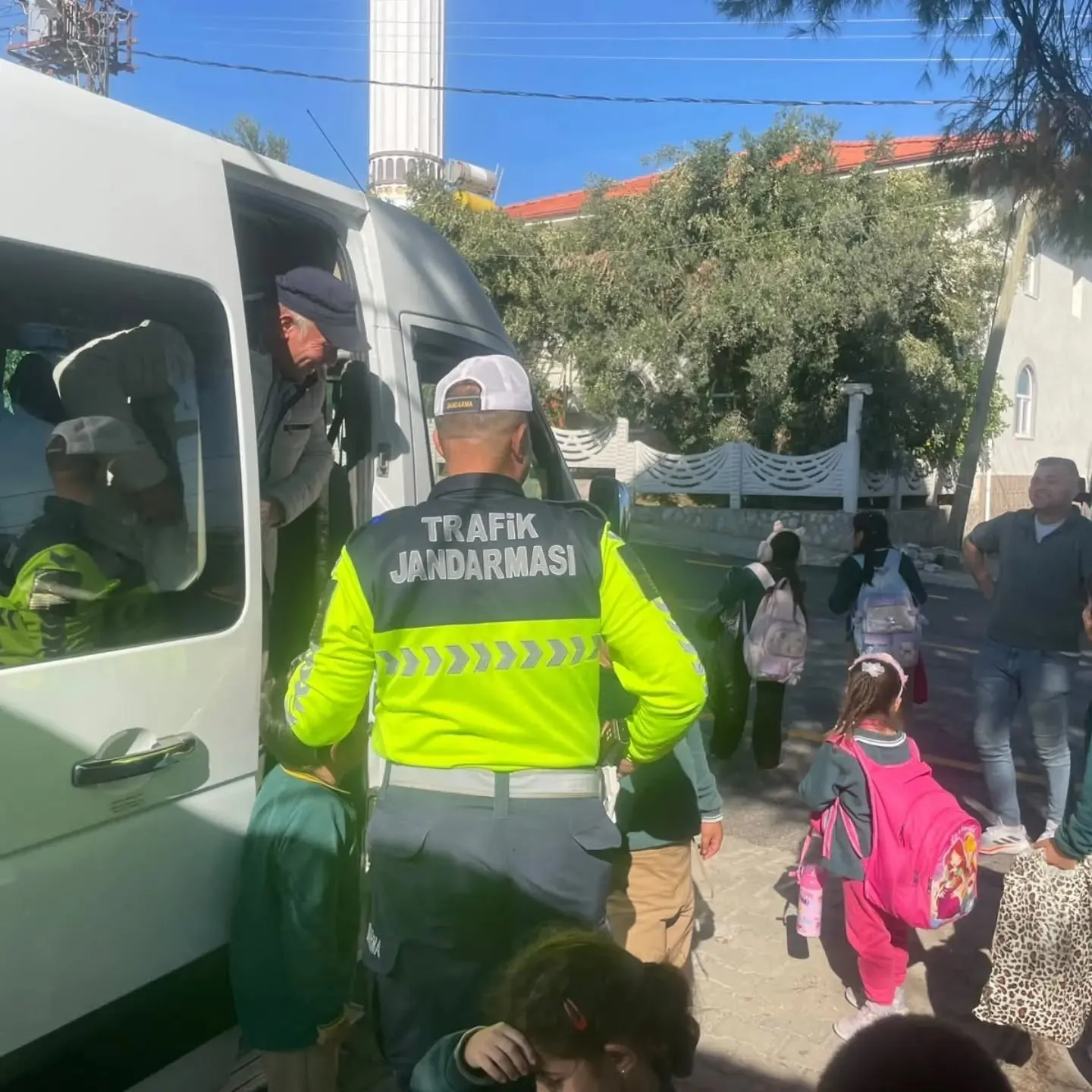 Kuyucak’ta jandarmadan geleceğin sürücülerine hayati uyarılar