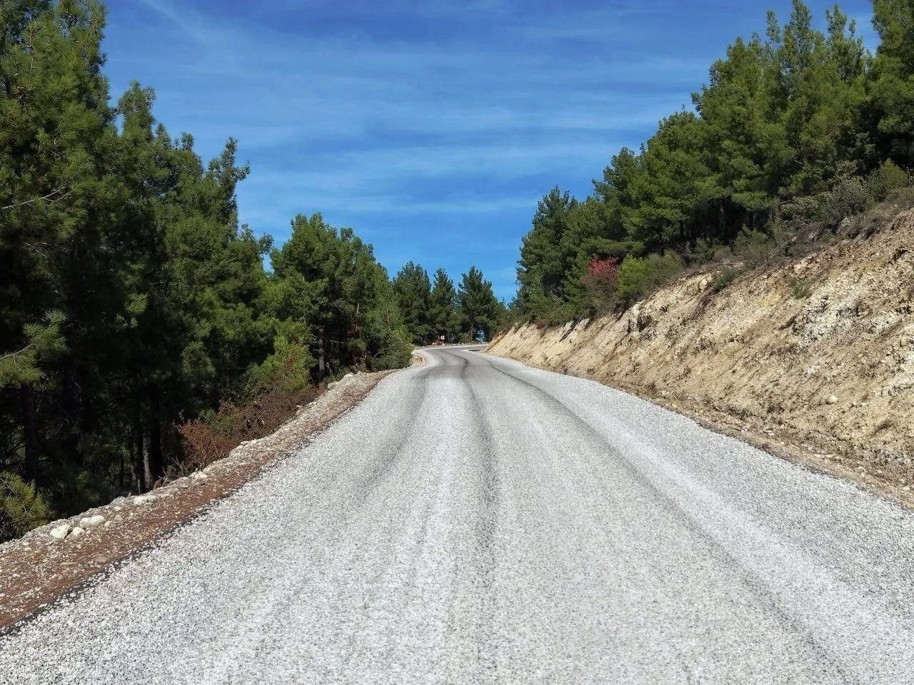 Kale’de ulaşım konforu zirveye taşındı: 14 kilometrelik yeni yol hizmette